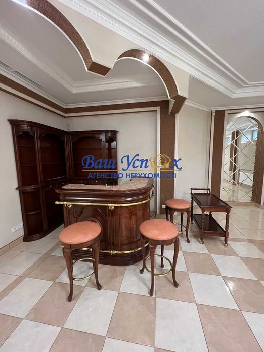 Продажа дома с ремонтом в классическом стиле на Софиевской Борщаговке.