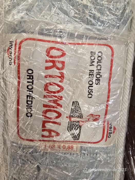 Colchão solteiro  1,83 mts x 88 cms