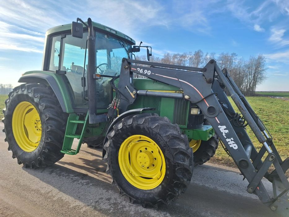 Ciągnik rolniczy John Deere 6800 ładowacz czołowy
