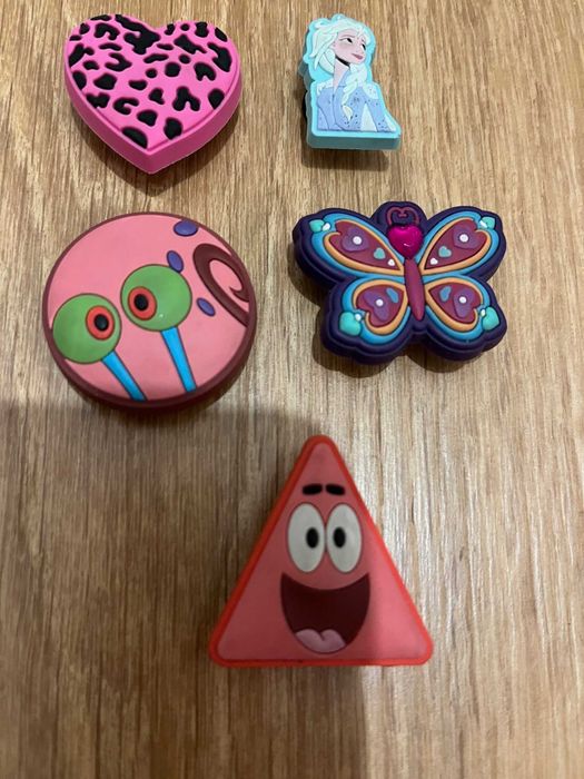 Jibbitz, przypinki do crocs, ORYGINALNE, SpongeBob, Elza i inne