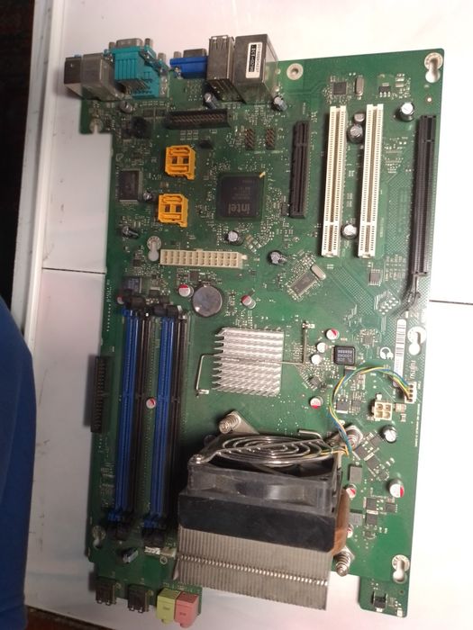 Плата компьютерная Intel .
