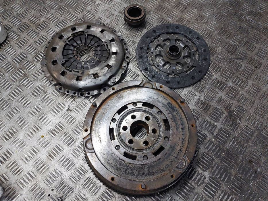 KOŁO DWUMASOWE TARCZA DOCISK ŁOŻYSKO OPOROWE BMW E46 LIFT 318i