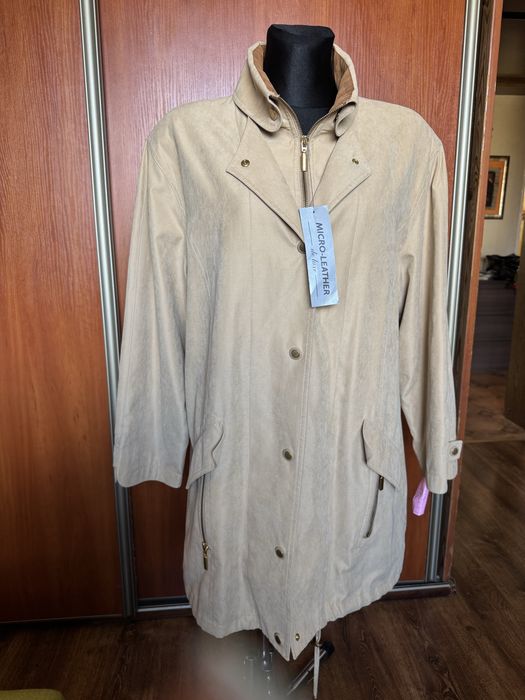 Wiosenna bezowa parka w stulu vintage
