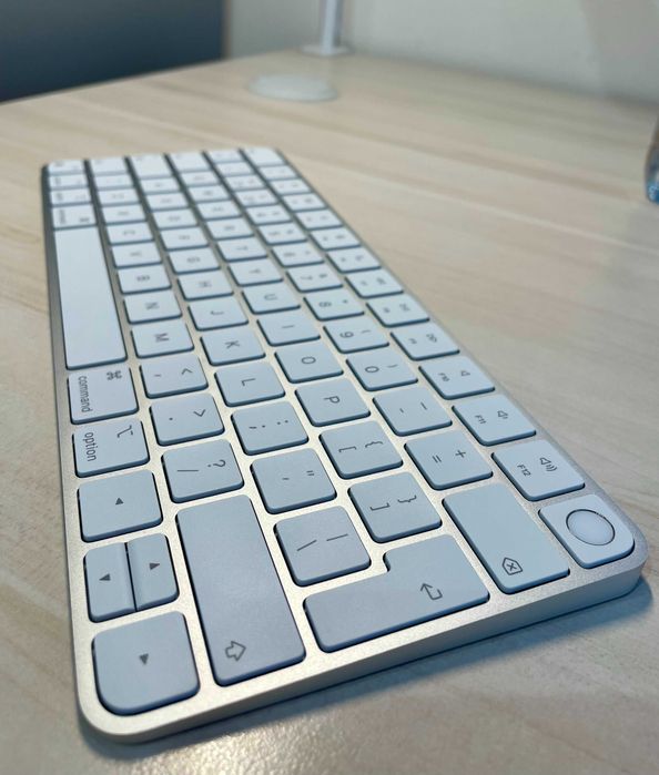 Apple Magic Keyboard z Touch ID A2449 + kabel USB-C → Lightning – Nowa