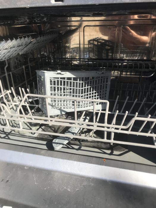 Посудомиюча машинка настільна Electrolux 2400 на запчастини