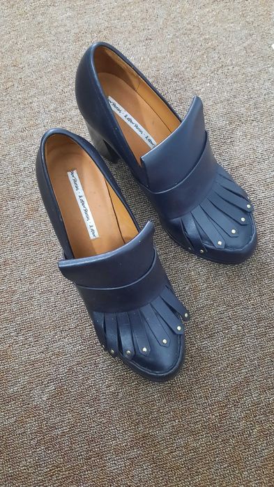 Стильні шкіряні туфлі