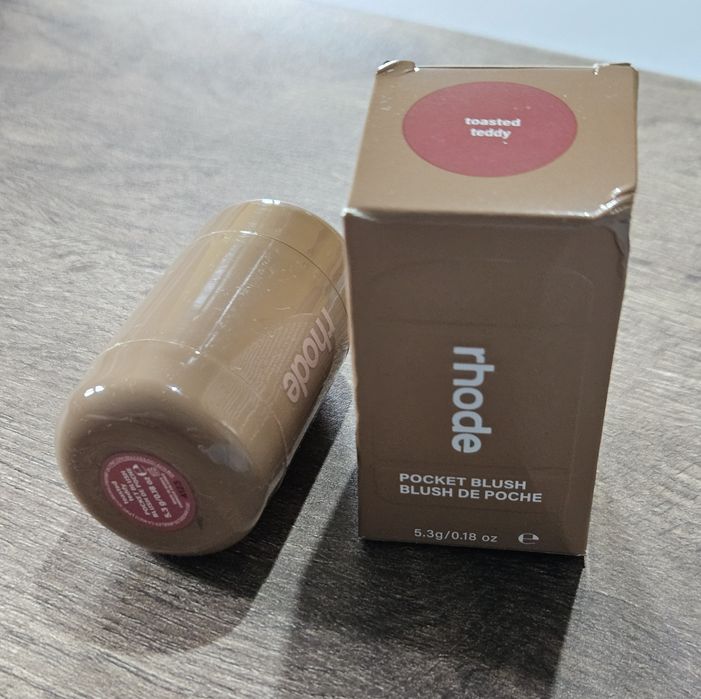 Rhode toasted teddy róż do policzków pocket blush