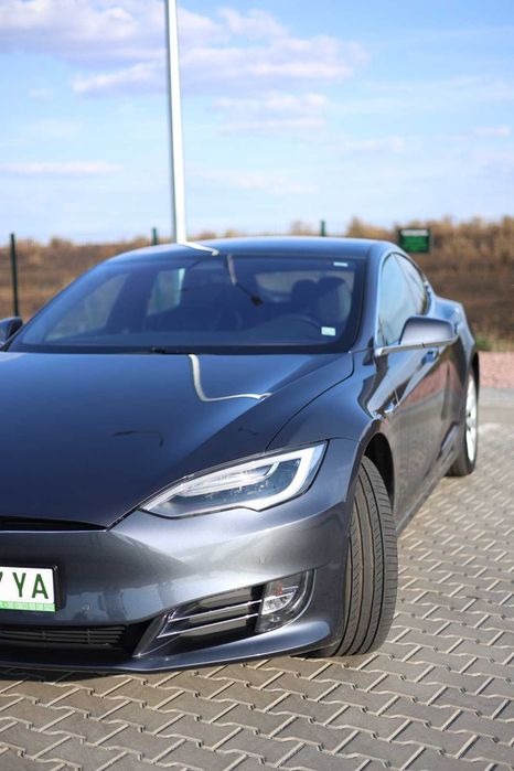 Tesla Model S 2018 VIN 5YJSA1E24JF249605 фото оголошення 8 з 22
