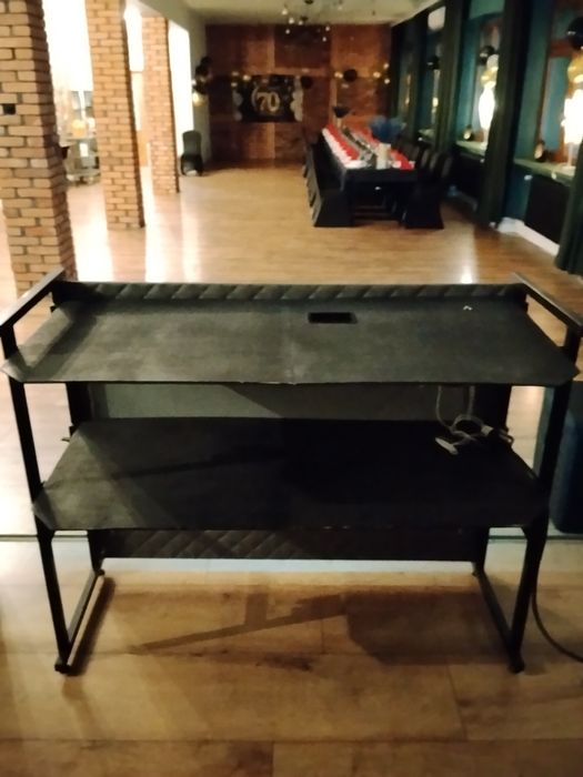 Stòł dla DJ-a  stanowisko LED