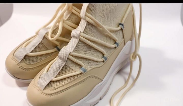 Tenis bege de mulher