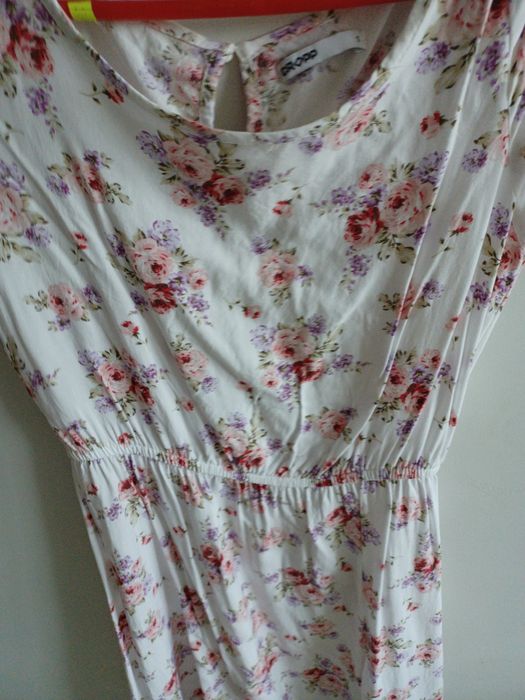 Śliczna sukienka kwiaty cropp s