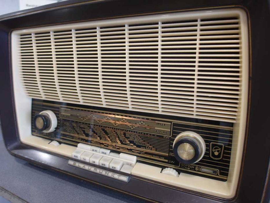 Rádio Válvulas Anos 50 C/FM Impecável