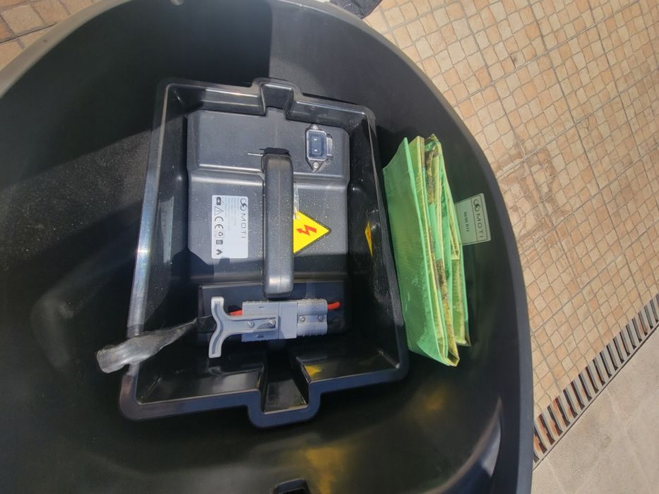Moti Eletric c/ mala de transporte.