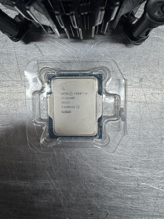 Procesor Intel® Core™ i3-12100F