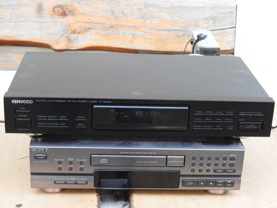 Radio Kenwood KT - 2030L z timerem