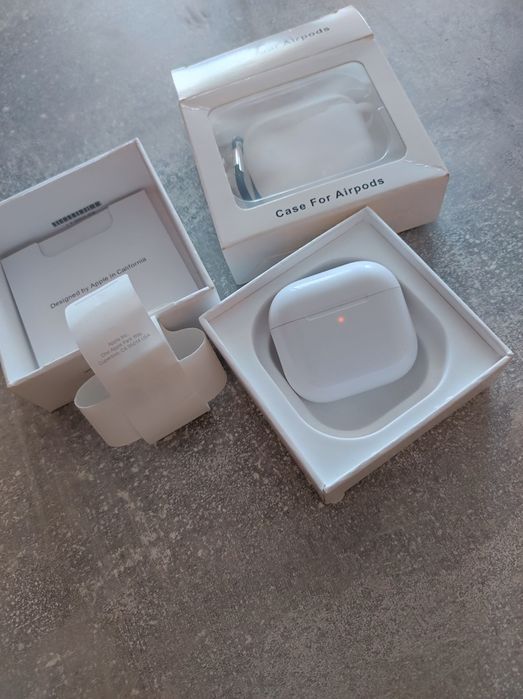 Apple AirPods 4 з активним шумозаглушенням (ANC) та чехол до них