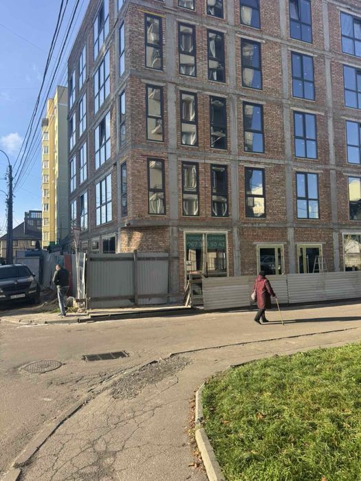 Оренда торгово -офісних приміщень , центр міста , вул Клешканя