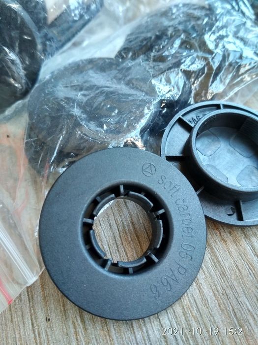 Клипсы для автоковриков.