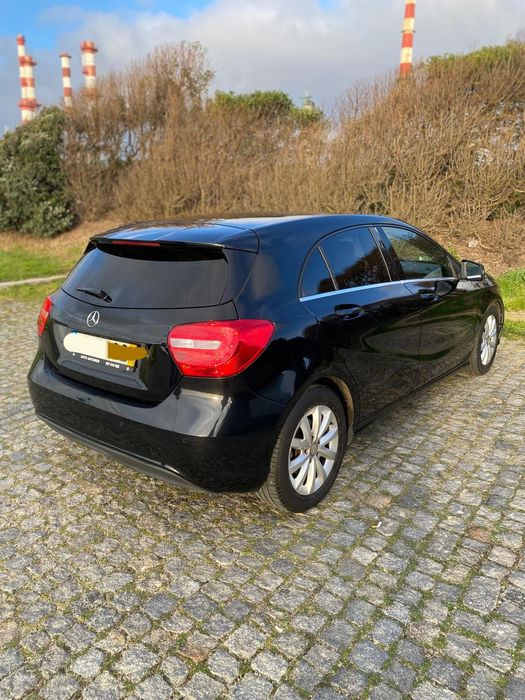Mercedez A180 preto
