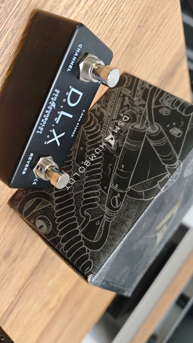 DSM & Humboldt Simplifier DLX + switch. Preamp + Di Box (Ampless)