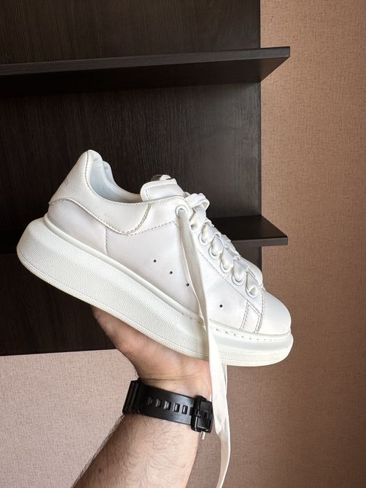 Alexander McQueen кросівки/кеди/туфлі