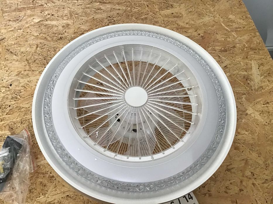 Obudowany wentylator sufitowy ze światłem - 20”