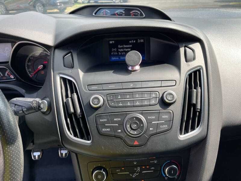 2018 Ford Focus ST