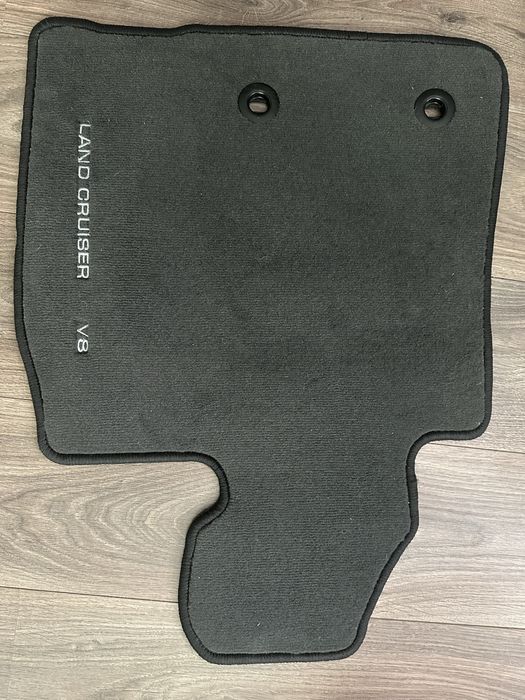 Оригінальні килимки салону Toyota Land Cruiser V8 (повний комплект)