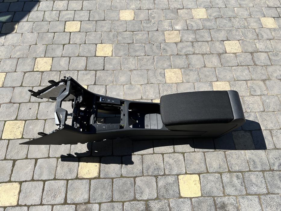 Центральна консоль Підлокітник борода VW Passat B7 Європа дефлектор