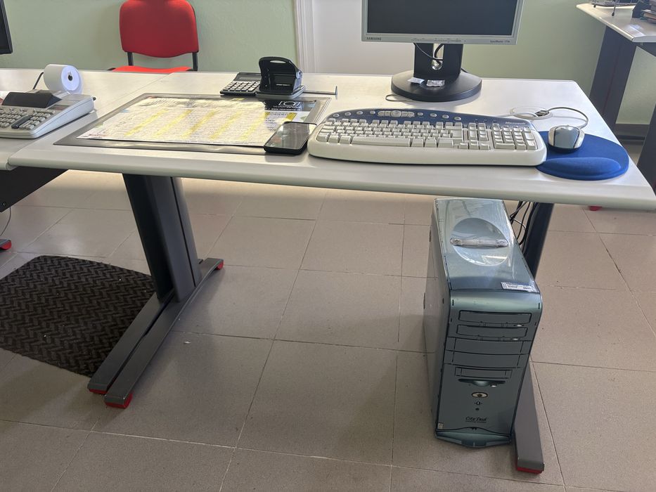 Venda de secretaria grande