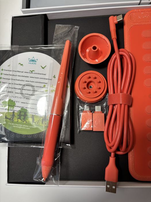 Графічний планшет Huion HS611 Coral Red