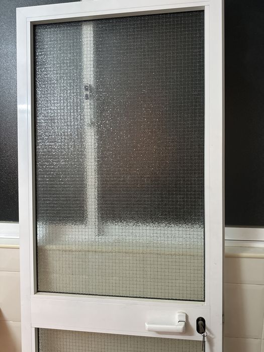 Vendo porta em aluminio