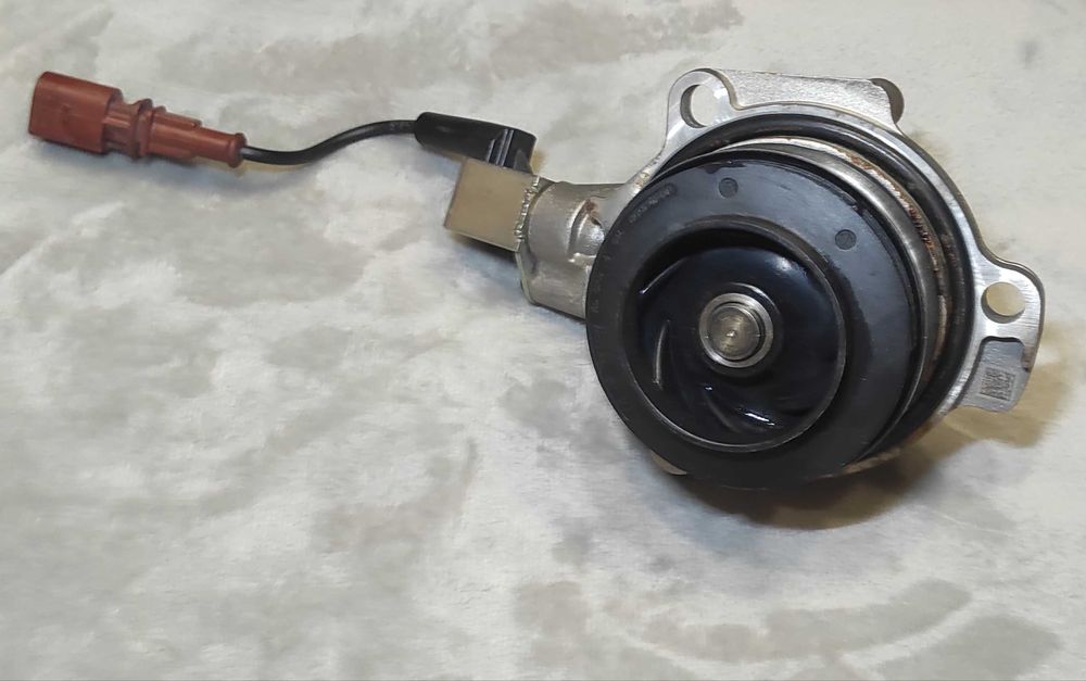 Бензиновий насос Wolkswagen бу. Робочий