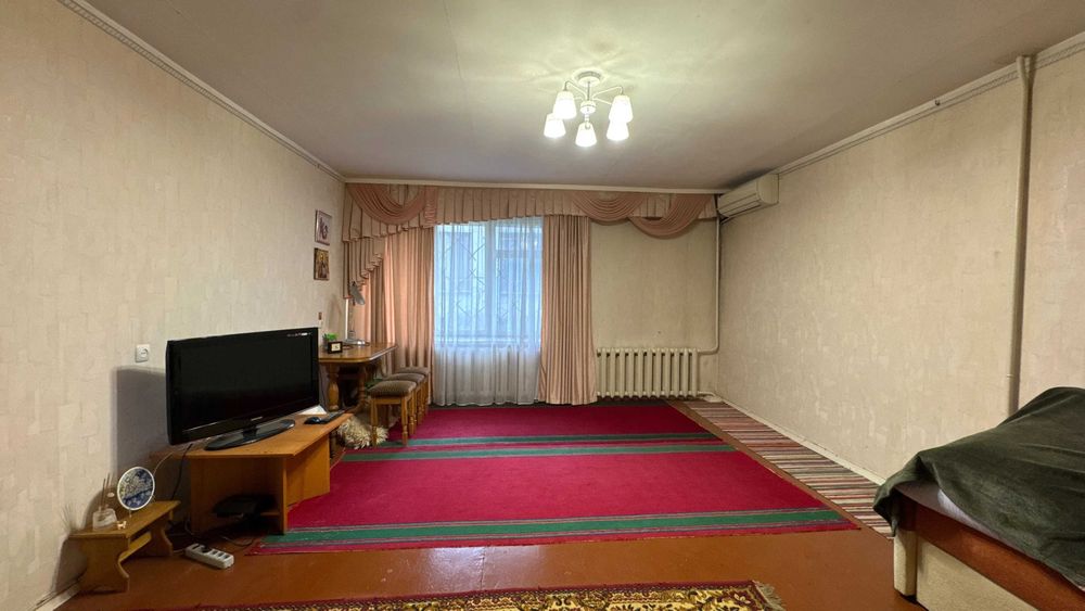 Продаж 2 кімнатної квартири 52 м2 1/5 пов. Роздільні кімнати. Центр вул Юліана Матвійчука №17579