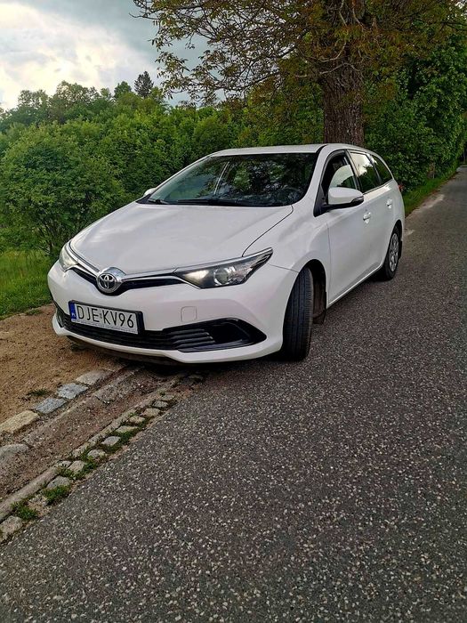 Toyota Auris 1.3 2016r