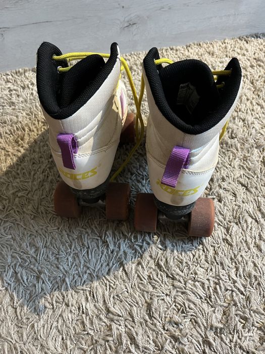 Patins de 4 rodas numero 38