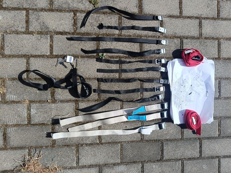 Uchwyt bagażnik rowerowy na hak na cztery rowery zestaw gotowy w trasę plus klucze do zamka paski i  instrukcja