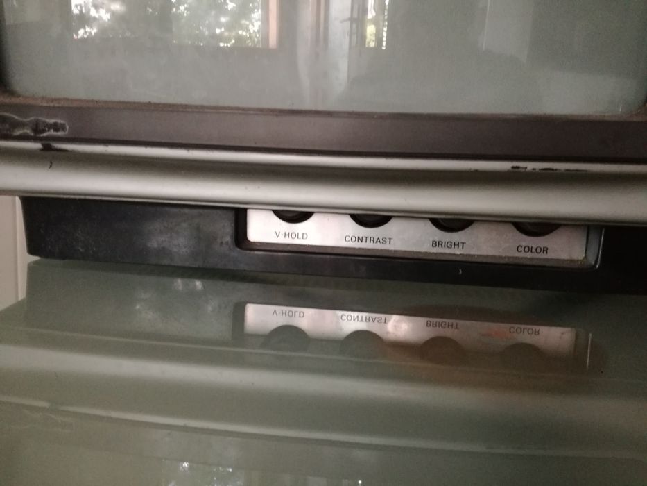 Vendo tv antiga a funcionar