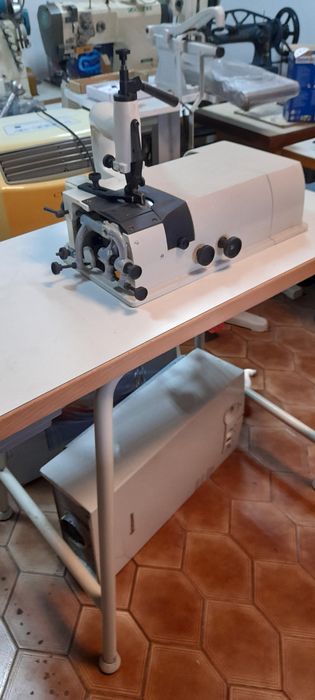 Máquina de facear pele