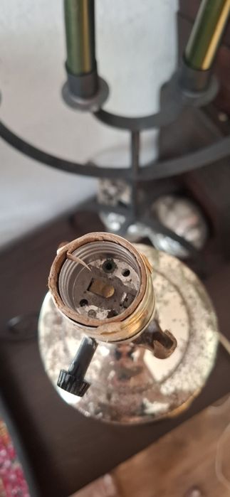 Kryształowa lampa stołowa vintage – mosiądz, grawerowany kwiat