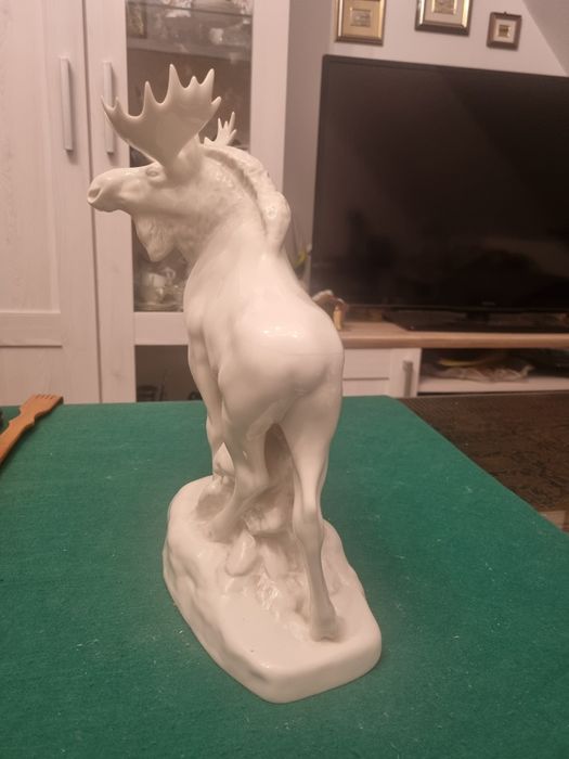 Porcelana Łomonosow  - biały łoś