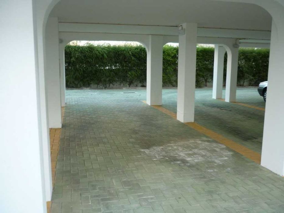 T1 na praia de Altura, com piscina e estacionamento.