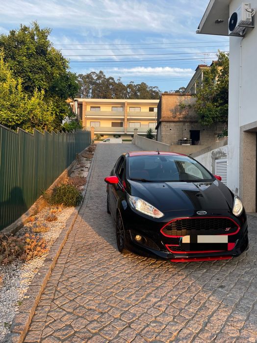 Ford Fiesta ST Black and Red