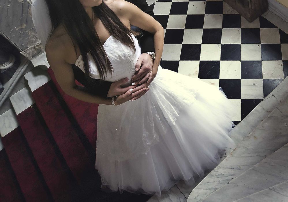 Śnieżnobiała suknia ślubna, rozmiar M/38