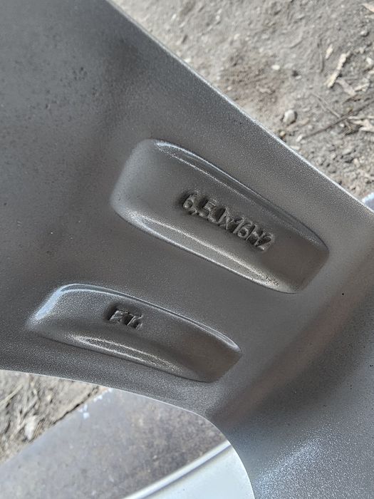Felgi Aluminiowe Toyota Auris-Awensis-R16 5x114.3 ET39-6.5J + Czujniki
