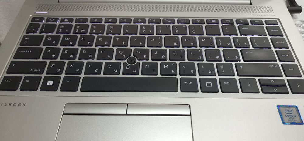 HP Elitebook 840 G6 14" IPS i5-8365U 
AMD Radeon RX 550X 2GB
 16Gb DDR