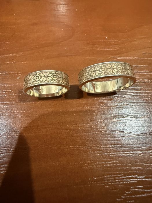 Каблучки вишиванка біло-жовте золото