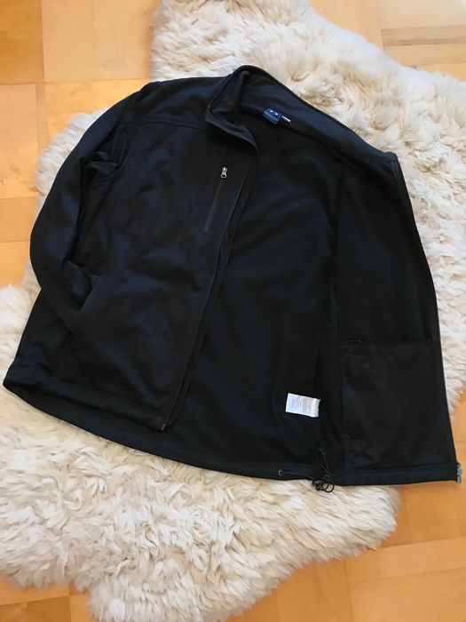 Czarna kurtka przejściowa softshell L