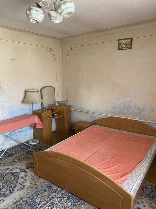 Продається двокімнатна квартира на другому поверсі поруч з центром по вул Берегівська !