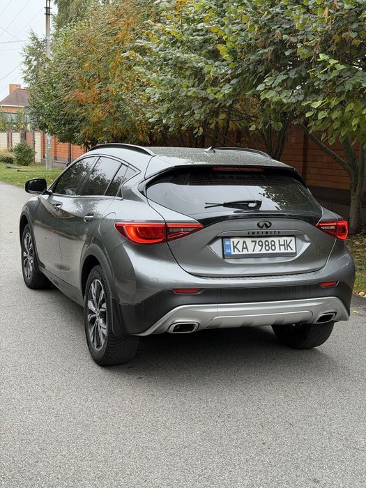 INFINITY QX30 2017 год